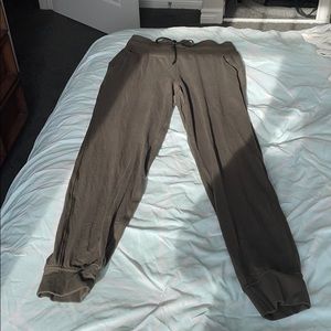 LULULEMON JOGGER, super soft, dark olive green